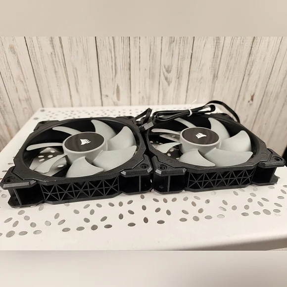 Lot of 2 Corsair ML120 Case Fan 120mm PWM Fan 31-004754 New Open Box2 pack